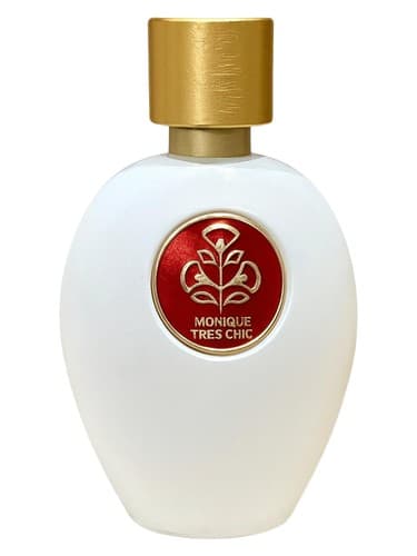 Monique Très Chic